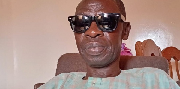 Après avoir recouvré la voix, le chanteur Elhadji Faye reprend le micro et interpelle l’État