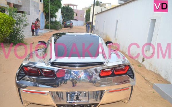 WALY SECK ROULE DÉSORMAIS EN CORVETTE SILVER: CETTE BELLE VOITURE DE SPORT QUI VAUT PLUS DE 30 MILLIONS