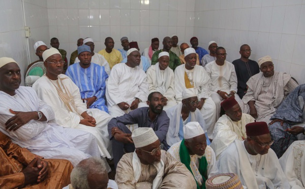 En images, les condoléances de SEM Macky Sall à la famille Tall