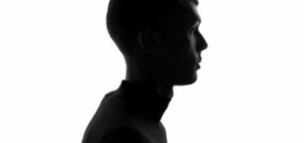 Stromae fauché par le cancer dans un nouveau clip sombre