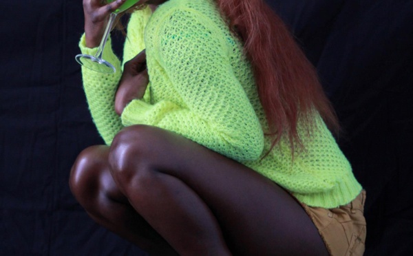 Encore la choriste Mame Diarra avec son joint et ses photos...