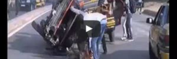 Video-Grave Accident à Ouakam: la collision entre deux taxis fait 8 blessés, ,un des chauffeurs dans le coma