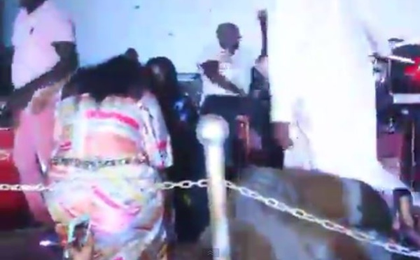 (Vidéo) Le leumbeul de Ngoné Ndiaye au Penc Mi devant Abraham Pipo