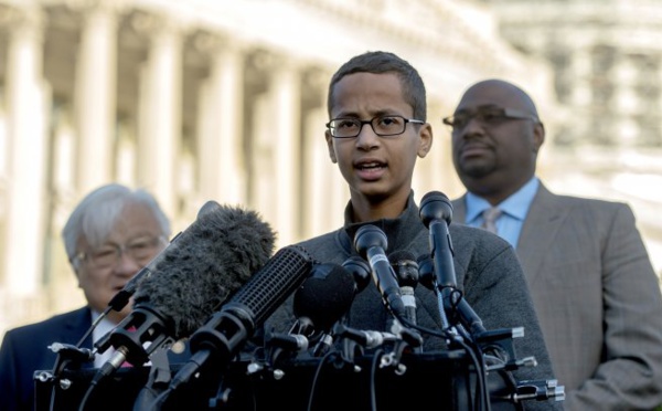 Ahmed, soupçonné de terrorisme à cause d'une horloge, va étudier au Qatar