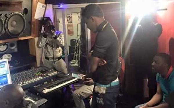 Waly Seck concocte son nouvel opus à Paris