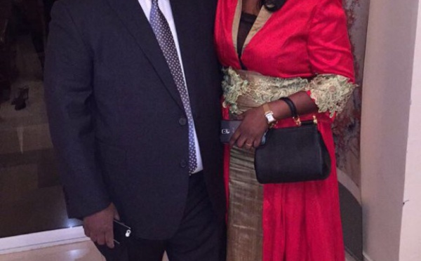 Le frère du Président , Aliou Sall en toute complicité avec une de ses femmes …