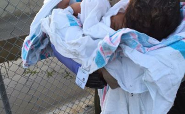 Un bébé enterré vivant sauvé par la police