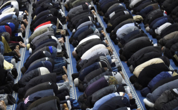 La France ferme trois Mosquées pour cause de "Radicalisme"