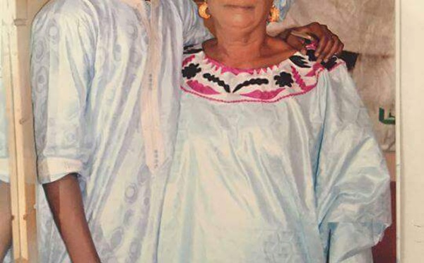 La belle complicité entre Bouba Ndour et sa maman au Magal de Touba
