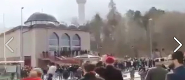 Arrêt sur image! Aux Usa, les portes de cette mosquée sont fermées parce que.......