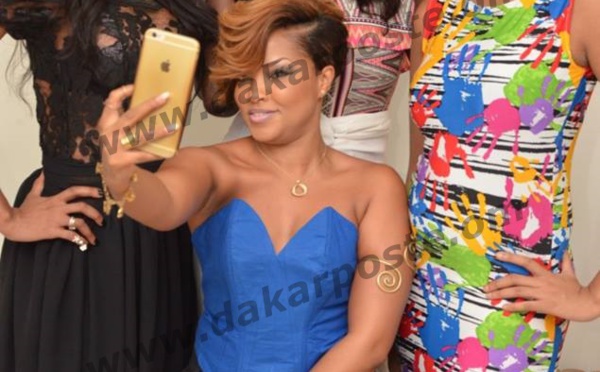 Les stars de "Un cafe avec ..au salon Latyfah