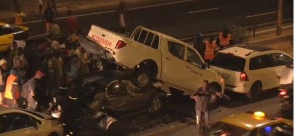 Vidéo-Accident spectaculaire sur l'autoroute à hauteur du pont Colobane. Regardez