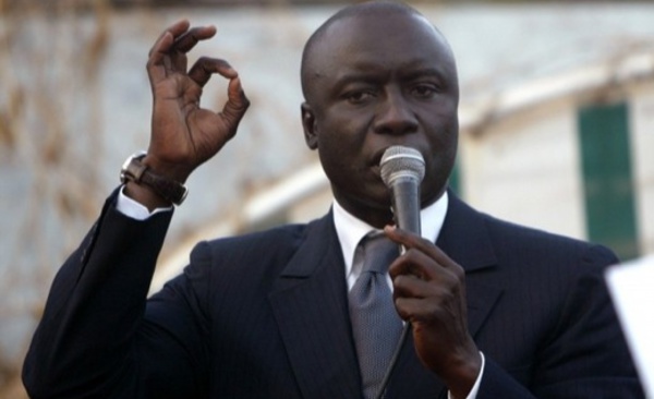 "Que Macky Sall réponde devant sa Crei suite à  la lettre de mise en demeure adressée par le journal "Le Monde" (...) Qu'il lave l'image du Sénégal terni par ce scandale (...)