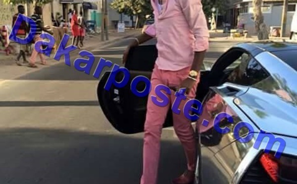 Arrêt sur image ! Waly Seck avec une de ses rutilantes bolides
