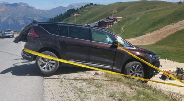 Plainte contre Renault : «Pourquoi ma voiture a démarré toute seule ?»
