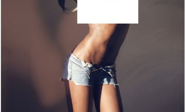 Pour un soi-disant spot publicitaire : Il photographiait des filles nues et les faisaient chanter