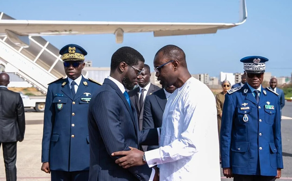 Départ pour une visite de travail au Bénin: Diomaye Faye en mission, Sonko à ses côtés