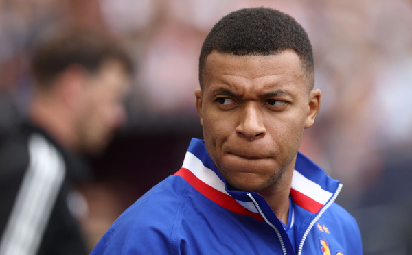 CHÈQUES DE MBAPPÉ À DES POLICIERS : UNE ENQUÊTE OUVERTE À PARIS, LE JOUEUR SE DÉFEND