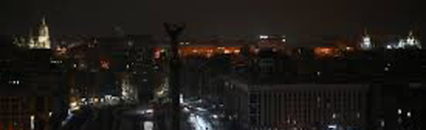 Ukraine : plus de la moitié des foyers de Kyiv toujours privés d'électricité