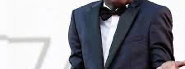 De vidéos muettes à un accord historique : Khaby Lame au cœur d’un partenariat à près d’un milliard de dollars