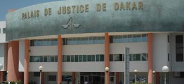 Ce grand chanteur Sénégalais, qui a cherché à rencontrer un redouté magistrat et qui s'est fait éconduire au Parquet de Dakar
