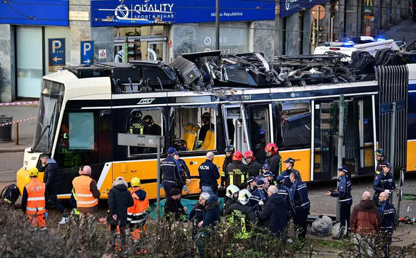 Deux morts dont un…Sénégalais, enquête ouverte pour “homicide involontaire”: ce que l’on sait sur le déraillement d’un tramway survenu à Milan