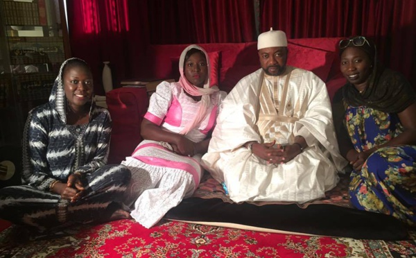 Quand des jeunes filles du Pds rendent visite à Cheikh Alassane Sène 