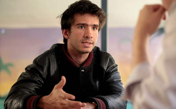 Juan BRANCO attaque Macky SALL suite à sa réception à l’Élysée