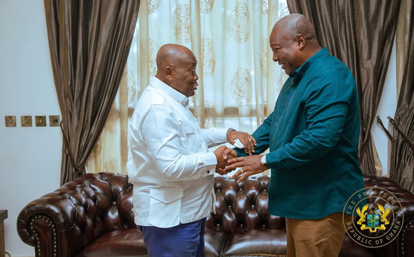 GHANA: le Président John Dramani Mahama rend visite à son prédécesseur Nana Akufo-Addo 