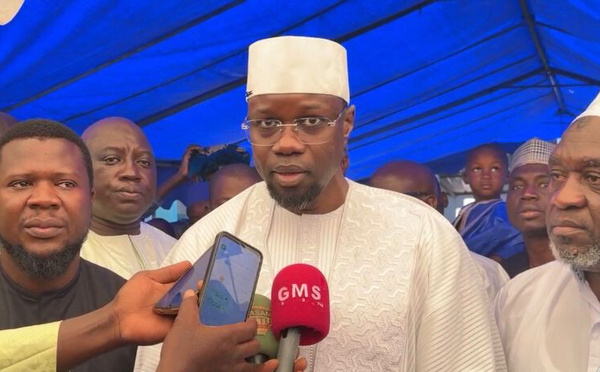 ZIGUINCHOR, OUSMANE SONKO REND HOMMAGE AUX SOLDATS ET RÉAFFIRME LA LUTTE CONTRE LA CULTURE DU CANNABIS EN CASAMANCE