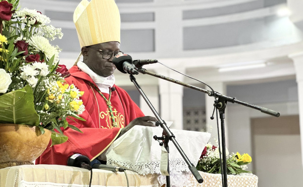 PÂQUES : MONSEIGNEUR ANDRE GUÈYE APPELLE À LA PAIX, A LA RÉCONCILIATION ET AU SENS DU BIEN COMMUN