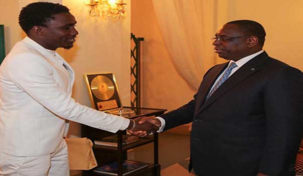 Les 50 millions de Macky remis à Waly fait jaser sur la toile