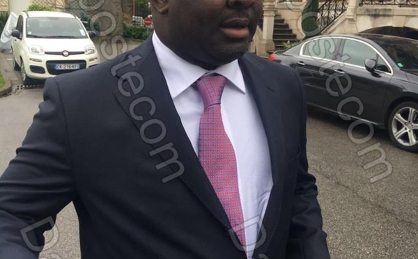 Marié devant la mairie de MEUDON (Paris), le célèbre Abdou Lahat Ndiaye devient...Français