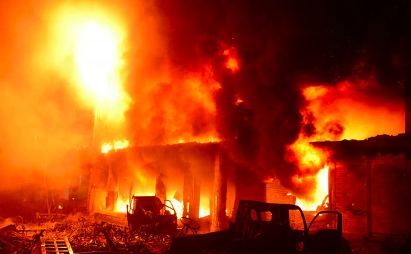 Médina : un incendie nocturne réduit un magasin en cendres et fait plus de 12 millions FCFA de pertes