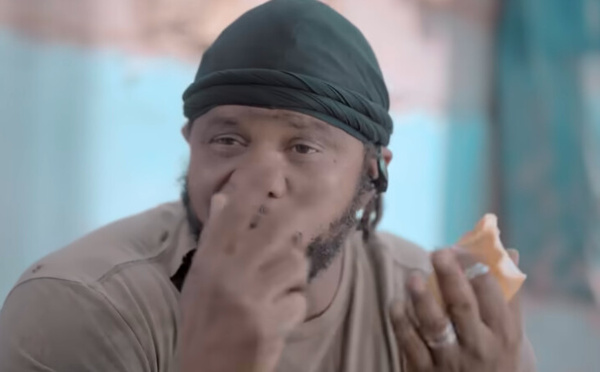 « Son de redressemenT » : Thiat sort un nouveau morceau critique sur la situation du Sénégal
