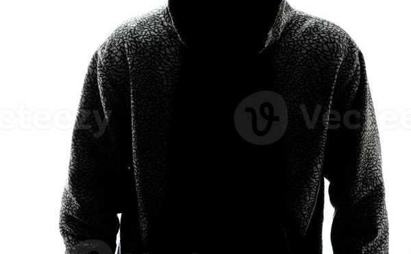 L’Ombre d'Al-Aïn : Les secrets enfouis d’un téléphone indiscret