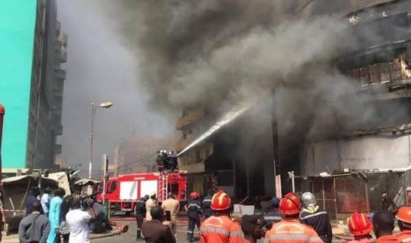 Incendie sur la Corniche Ouest : l'insoutenable lenteur des soldats du feu au cœur de la polémique