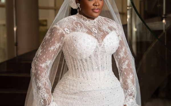 Mariage princier de Mame Diarra Diop : dans l’écrin d’une robe d’exception, une mariée qui rayonne (IMAGES EXCLUSIVES)