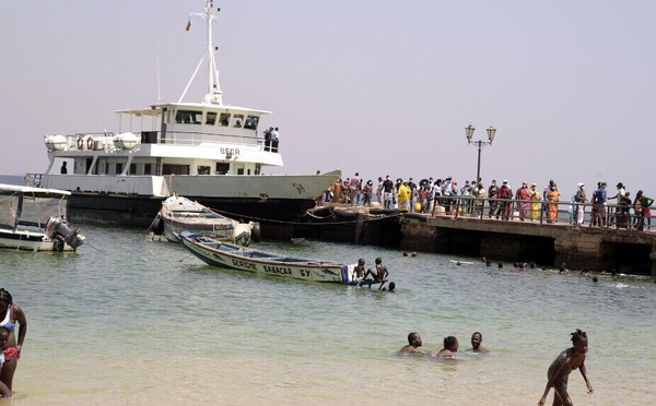 Gorée isolée: deux chaloupes vieillissantes,  pourquoi la chaloupe « Feu Joseph Ndiaye », achetée 3 milliards, reste à quai