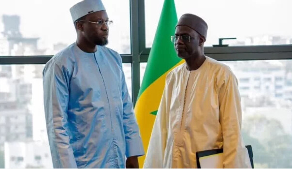 L'ancien Pm Ousmane Sonko conteste les choix budgétaires du gouvernement et réclame un débat public avec son successeur Al Amine Lo : « Le peuple sénégalais jugera »