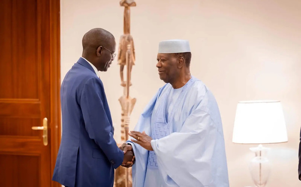 Axe Abidjan-Dakar : Le Premier ministre sénégalais Ahmadou Al Aminou Mohamed Lô reçu avec tous les honneurs par le Président Alassane Ouattara