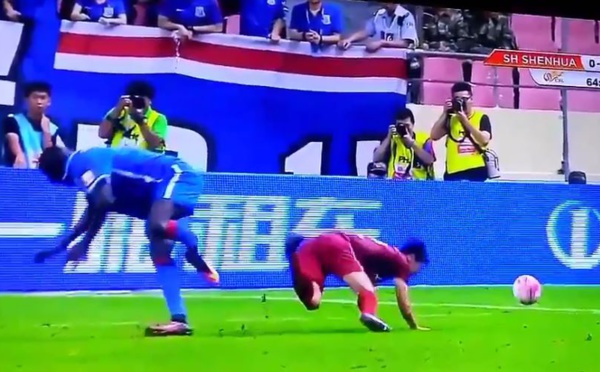 L'horrible blessure de Demba Ba (vidéo)
