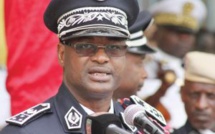 Un Malfrat Se Fait Passer Pour Le Commissaire Oumar Maal Le Chef De La Police