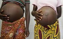 ​Deux collégiennes enceintes du même homme