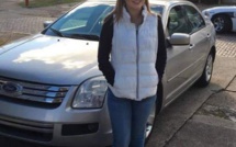 Il trouve une lettre poignante dans la voiture d'occasion achetée pour sa fille