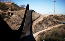 Etats-Unis: les premiers prototypes du mur à la frontière mexicaine commandés