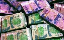 Le marabout lui sert la main, elle vole 2 millions à sa mère