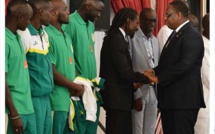 Macky Sall aux lions de foot: «Évitez les jeunes filles... »