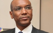Rien n'est de trop pour plaire à Macky- Mountaga Sy , le Dg de l'Apix commande une chanson vantant le  Pr 
