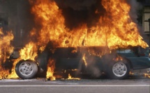 La voiture du porte parole de la collectivité Léboue incendiée par ...